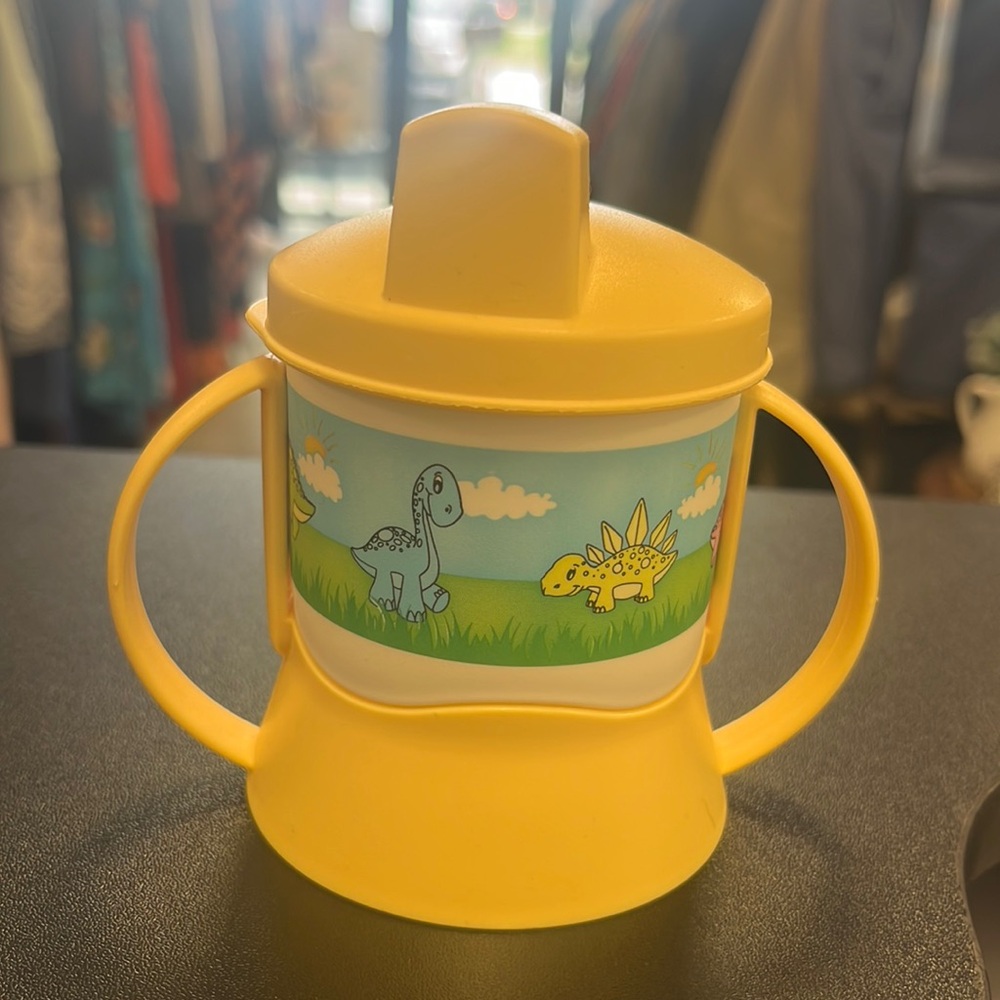 Tupperware Toddler Baby Stages Grow Me Tumbler Cup Removable Handle.